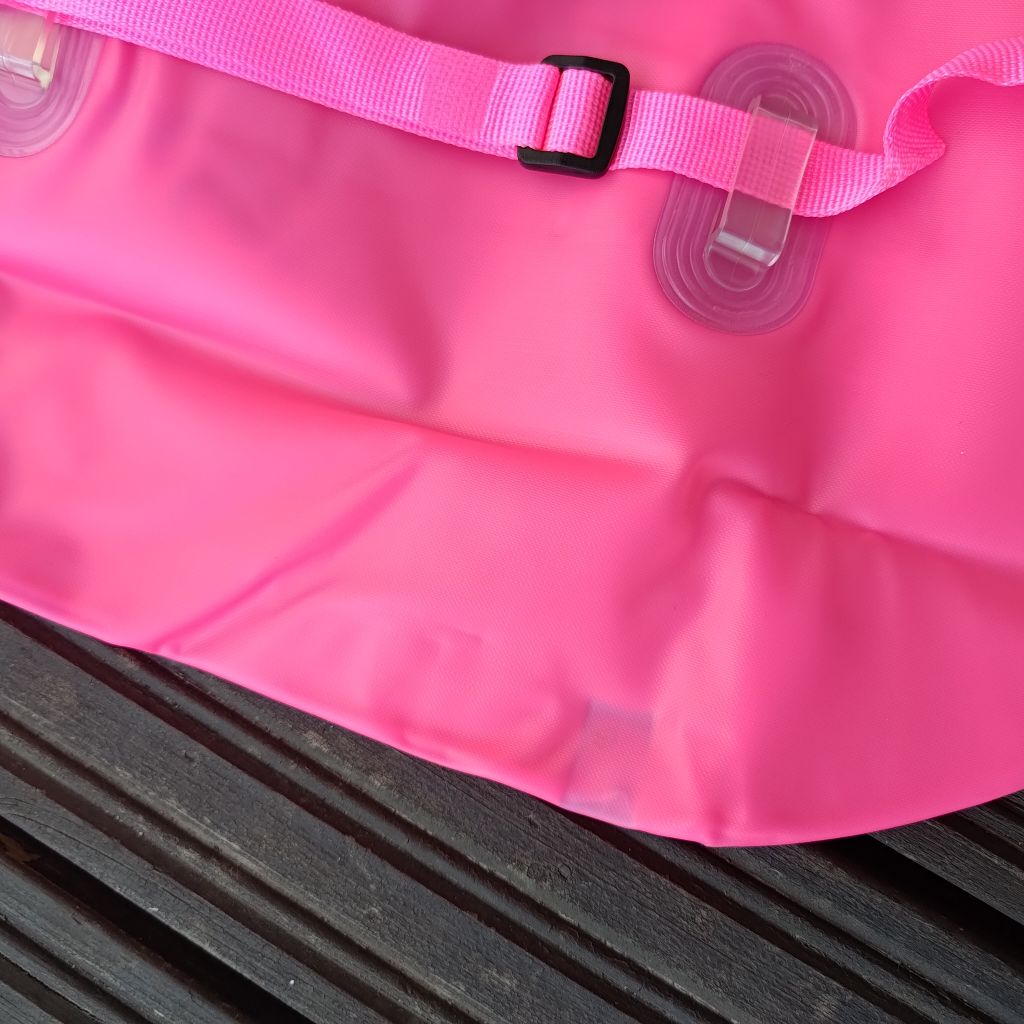 Pinke 360swim reduzierte Boje mit kleinen Mängeln